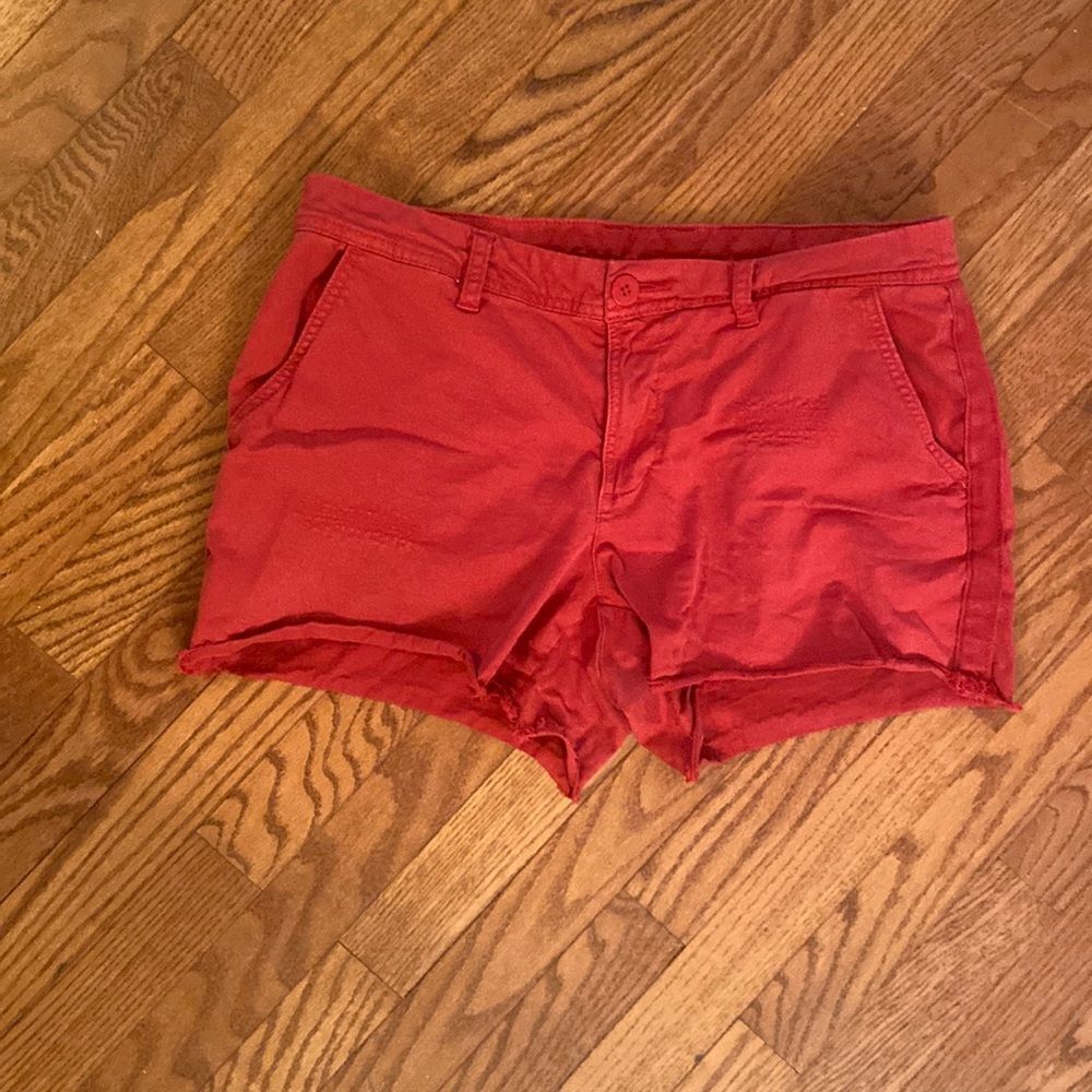 Womens shorts - not sure of brand,size, measures like a 10 - red